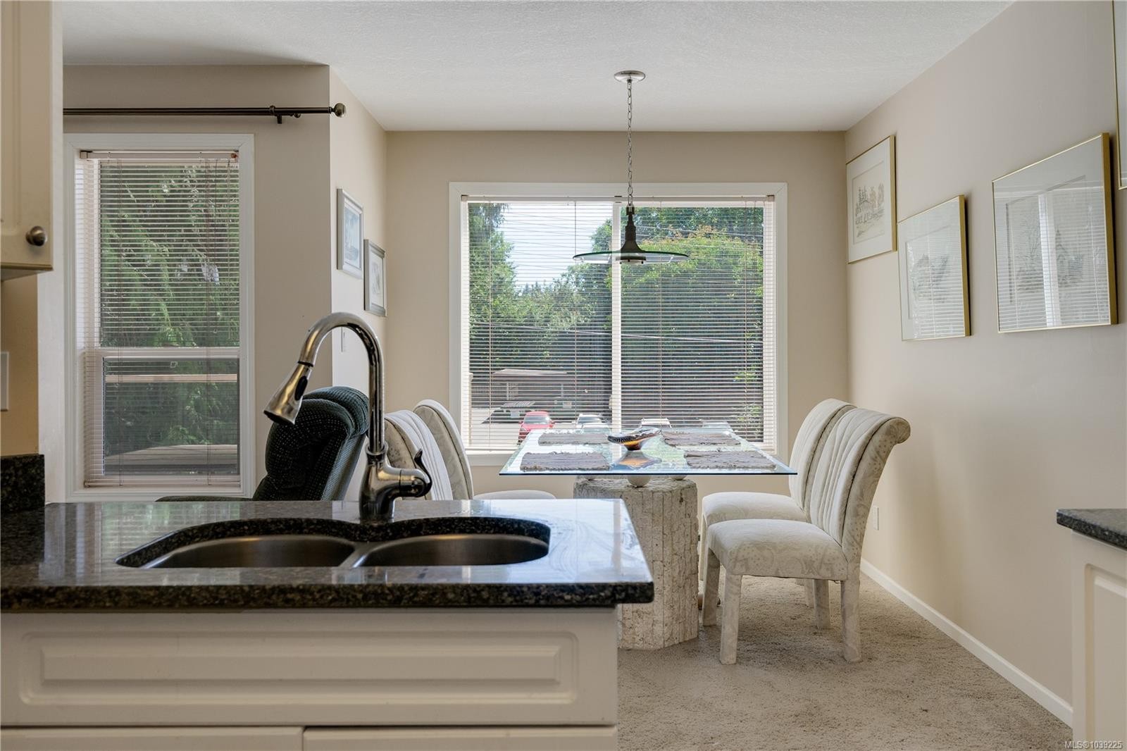 #207-245 First St, Duncan, BC - Indoor