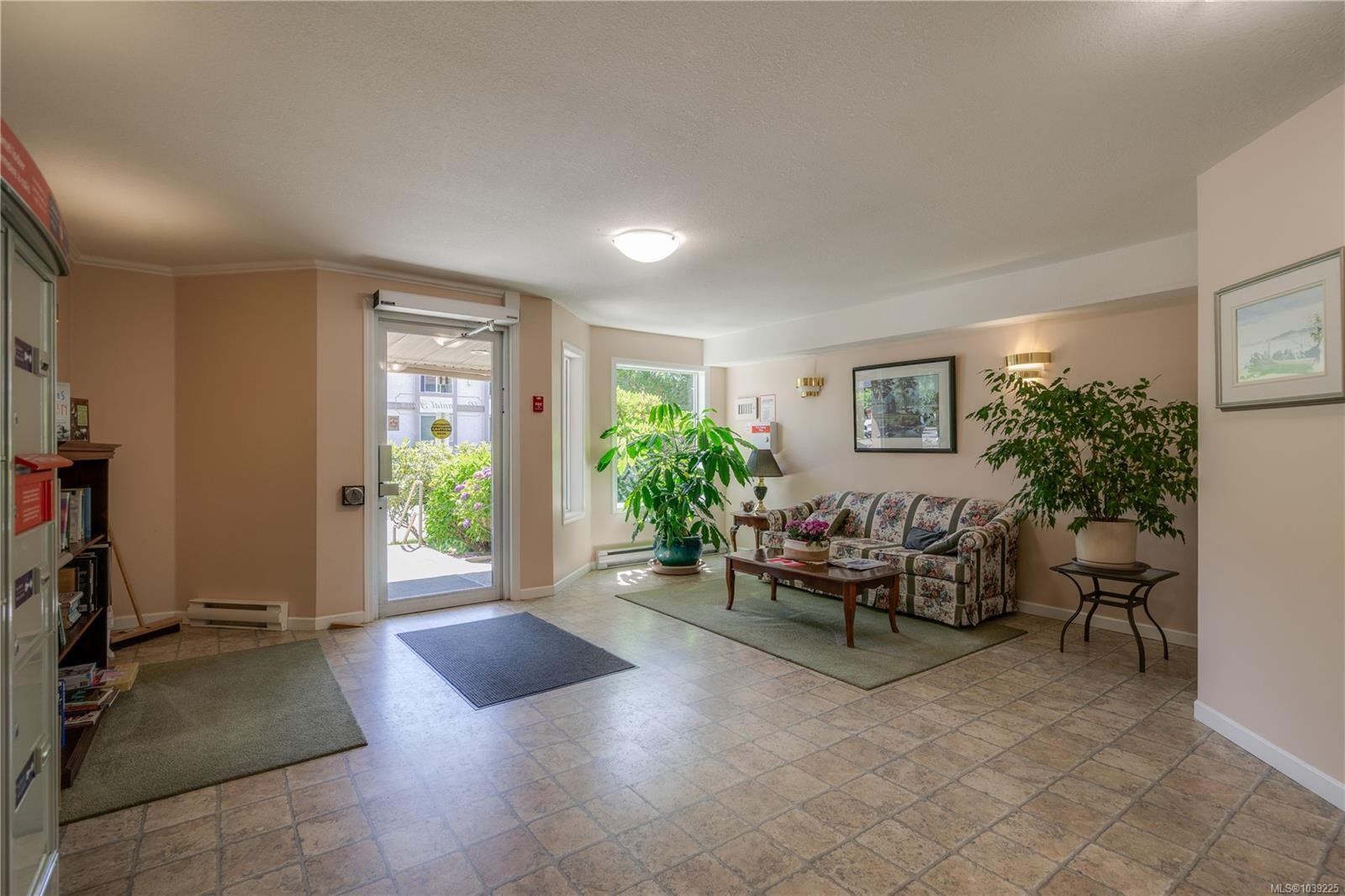 #207-245 First St, Duncan, BC - Indoor Photo Showing Other Room