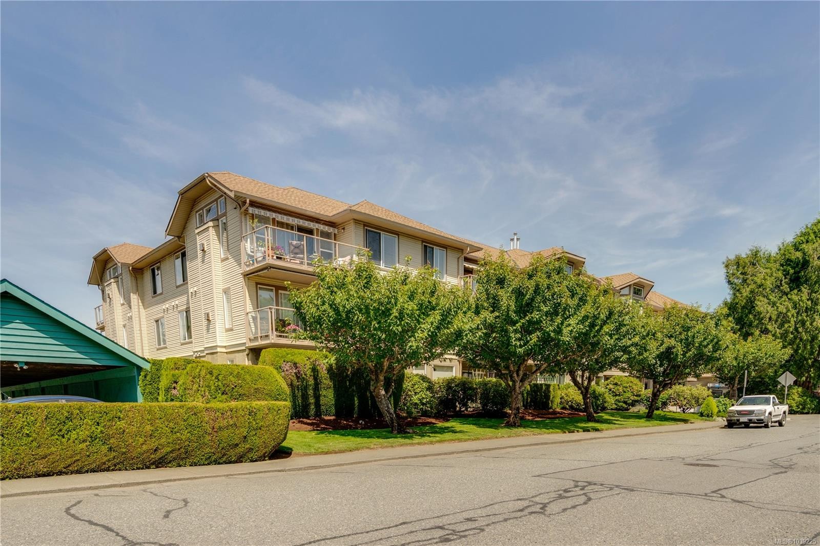 #207-245 First St, Duncan, BC - Outdoor With Balcony