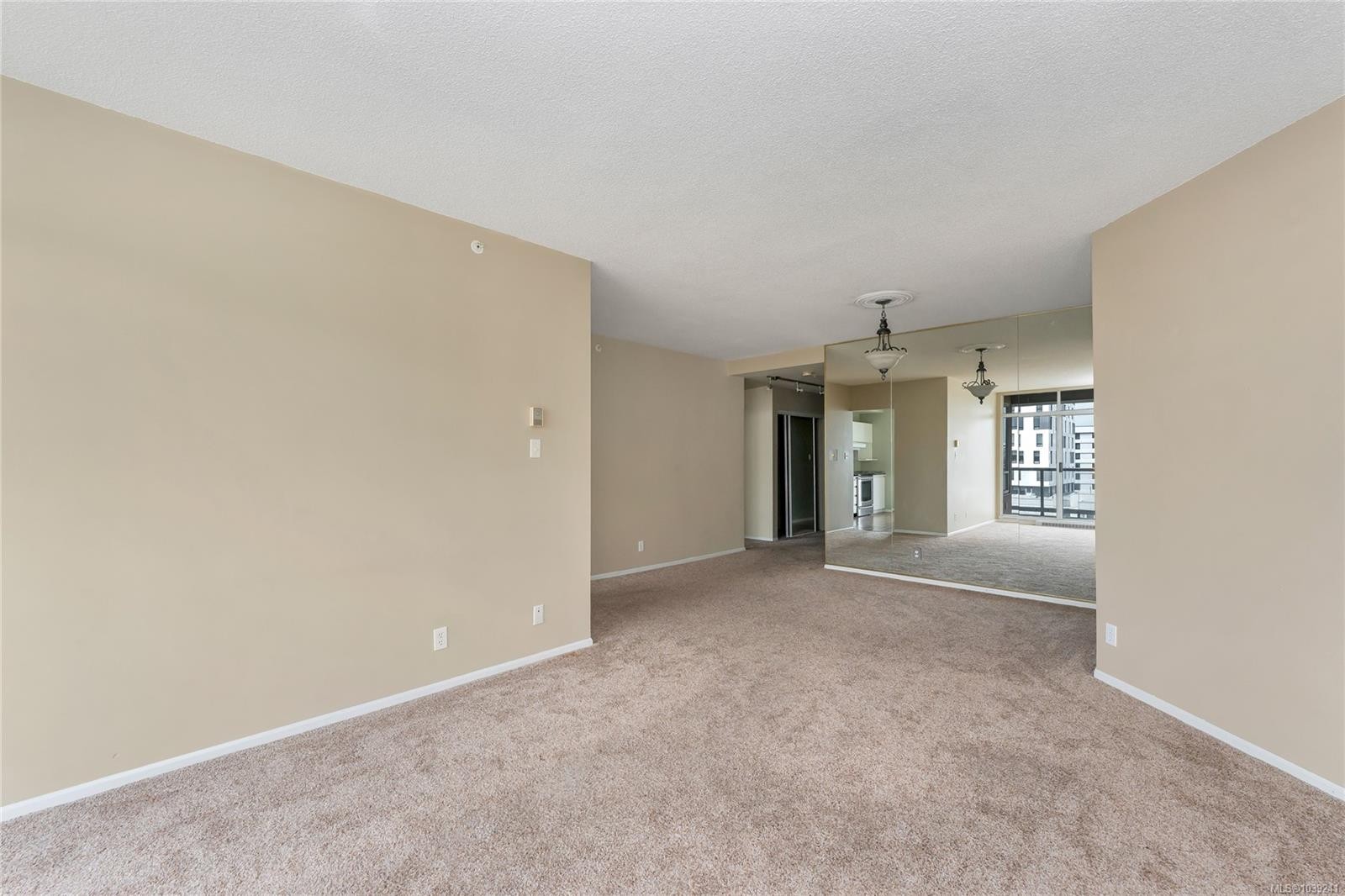 #1004-1020 View St, Victoria, BC - Indoor Photo Showing Other Room