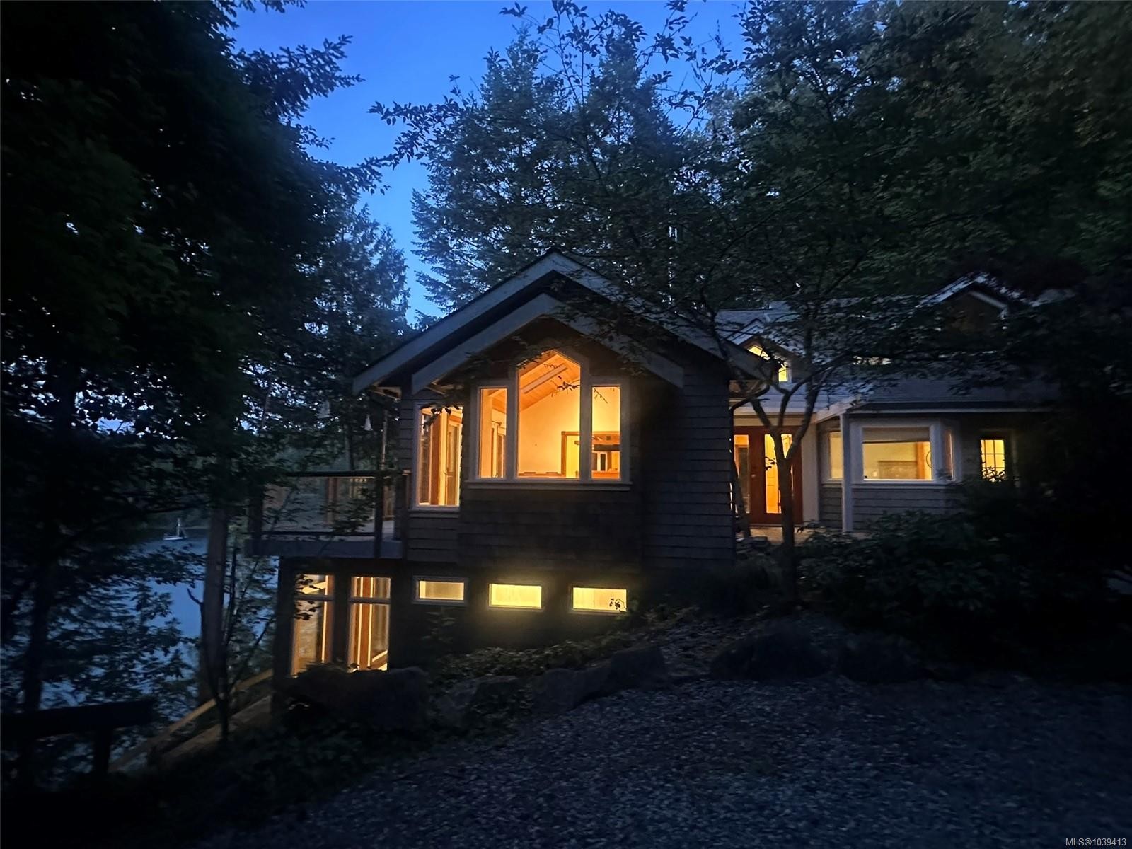 165 Ontario Pl, Salt Spring, BC