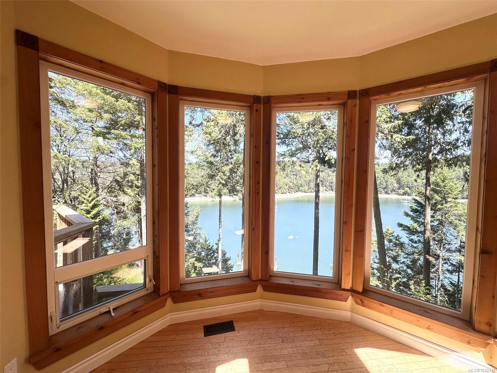 165 Ontario Pl, Salt Spring, BC