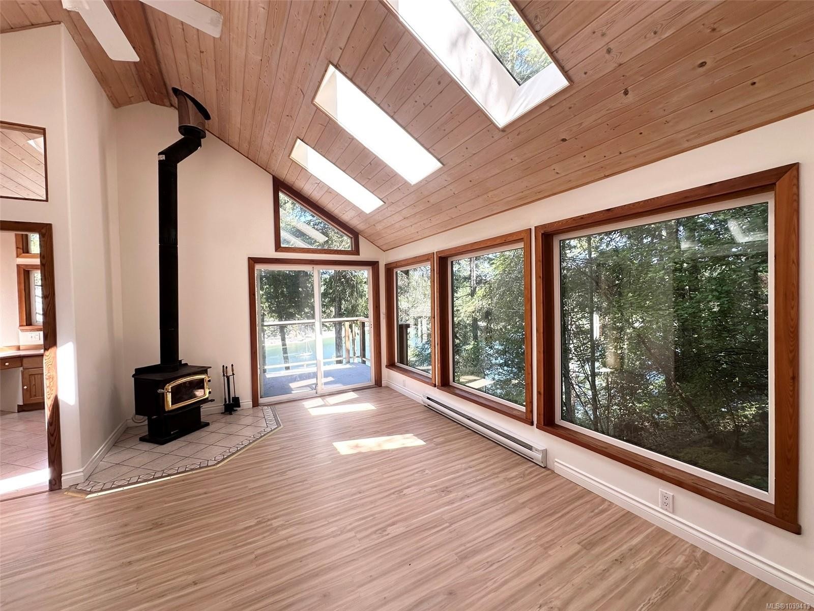 165 Ontario Pl, Salt Spring, BC