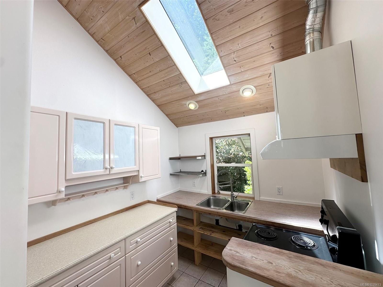 165 Ontario Pl, Salt Spring, BC
