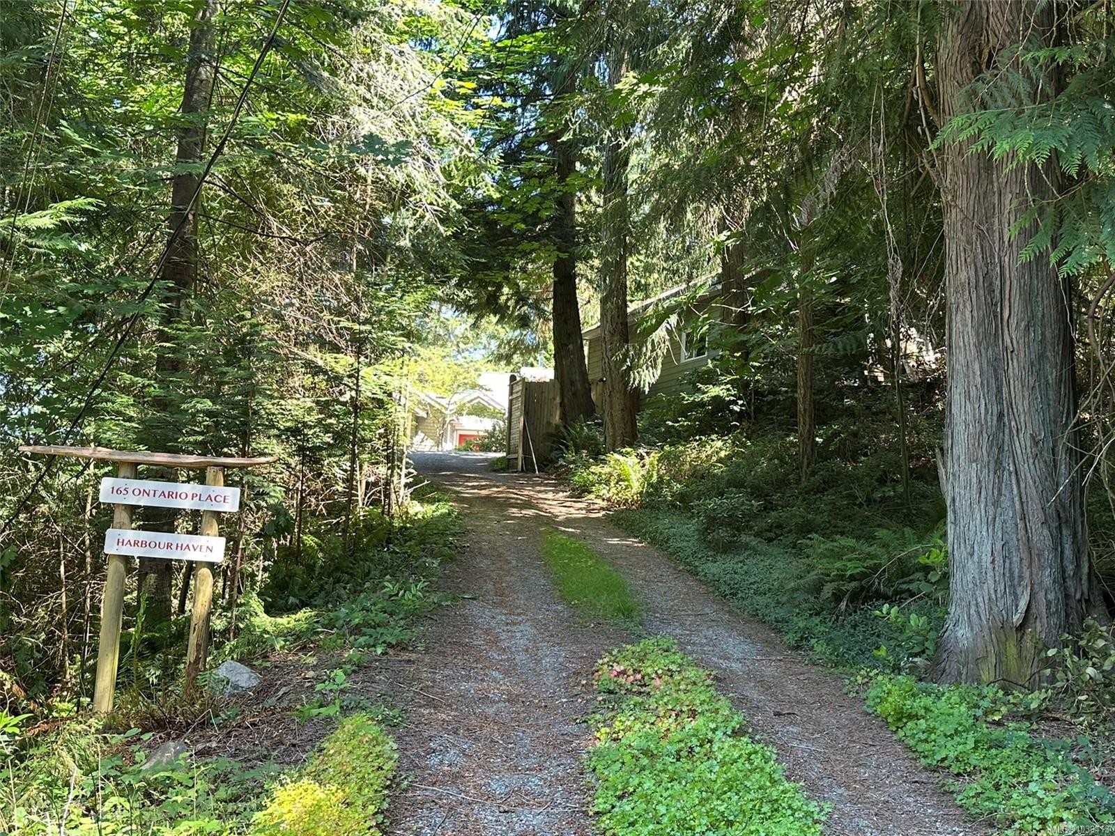 165 Ontario Pl, Salt Spring, BC