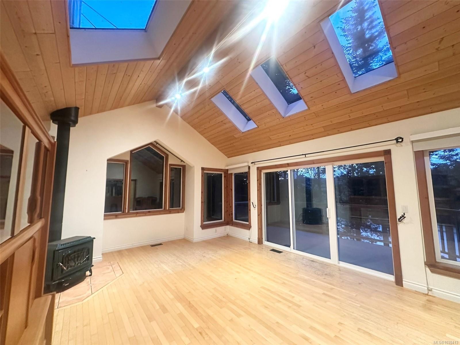 165 Ontario Pl, Salt Spring, BC