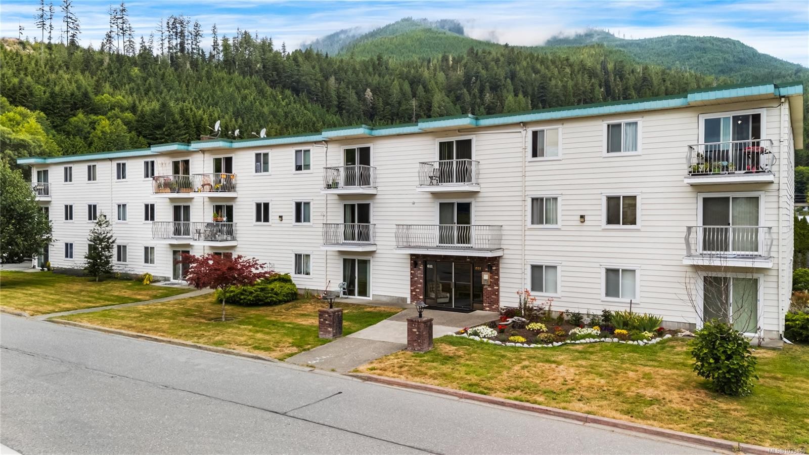 #304-611 Macmillan Dr, Sayward, BC
