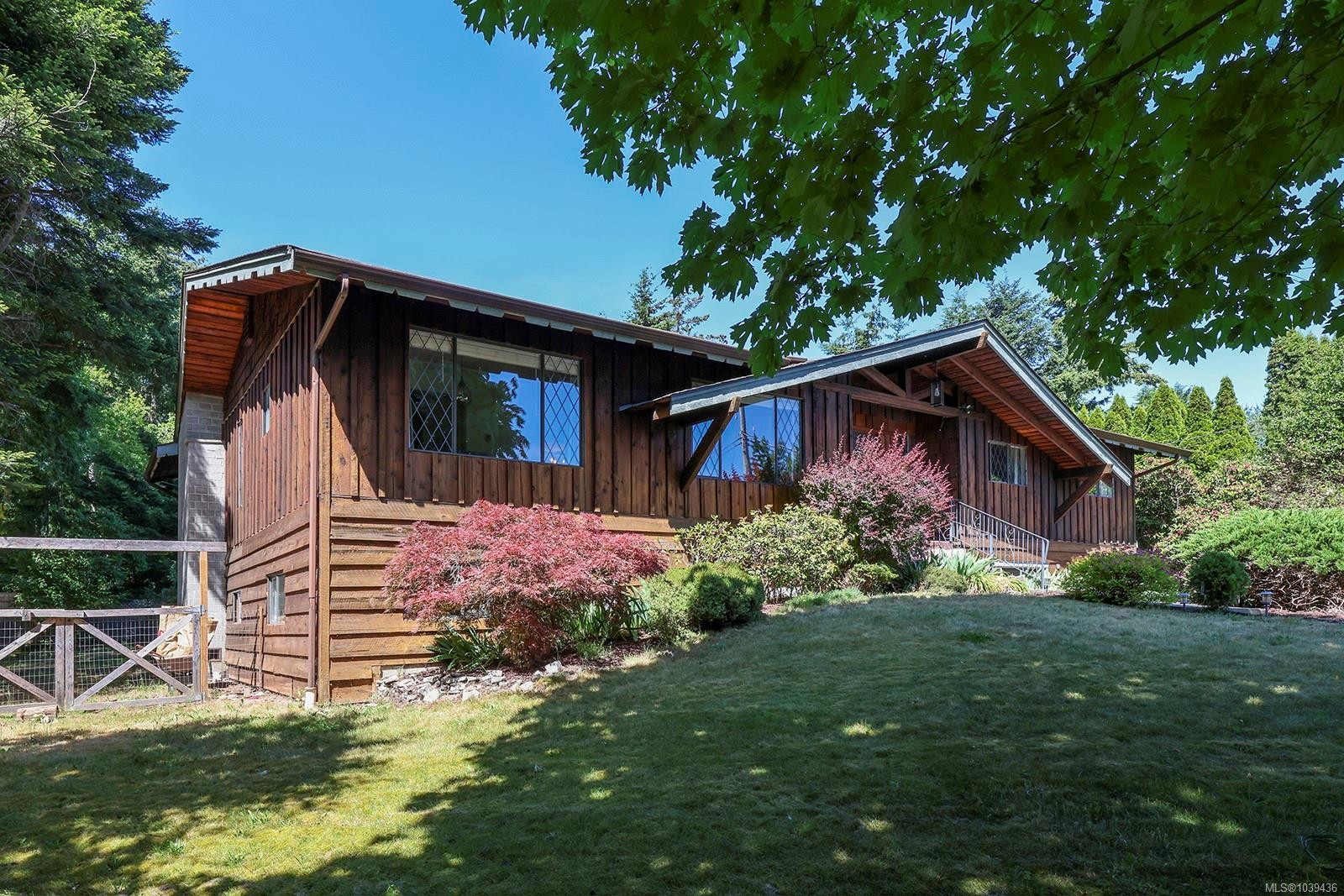 611 Crestview Dr, Comox, BC