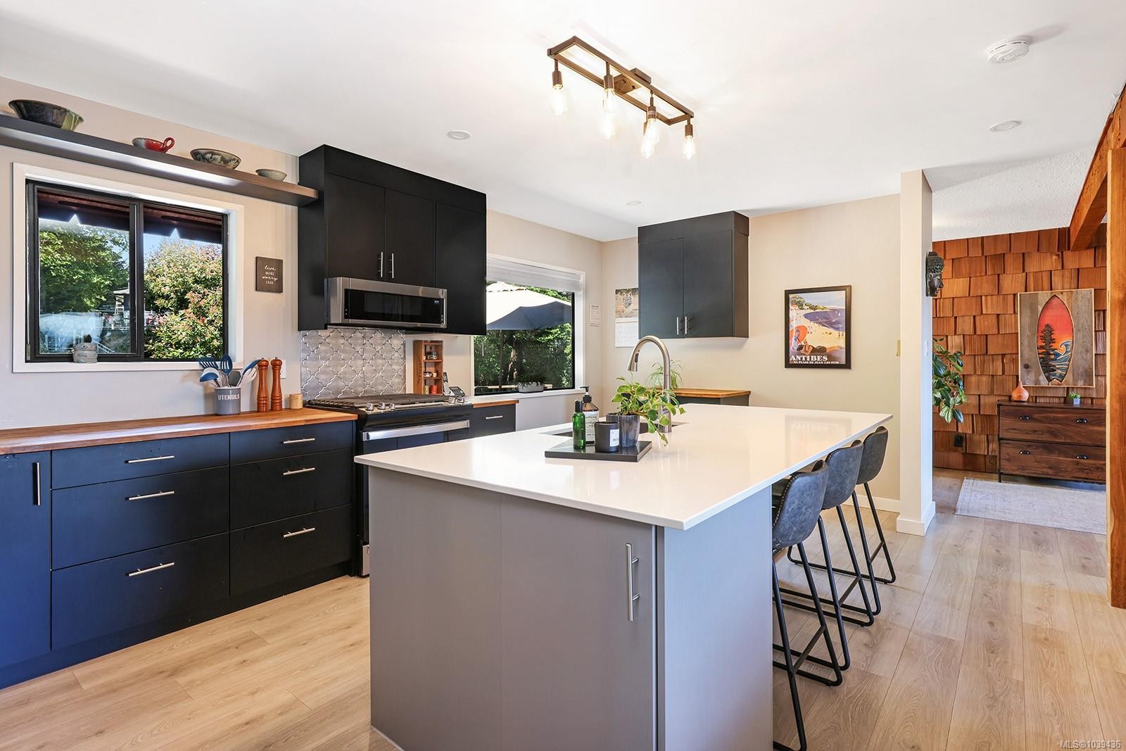 611 Crestview Dr, Comox, BC
