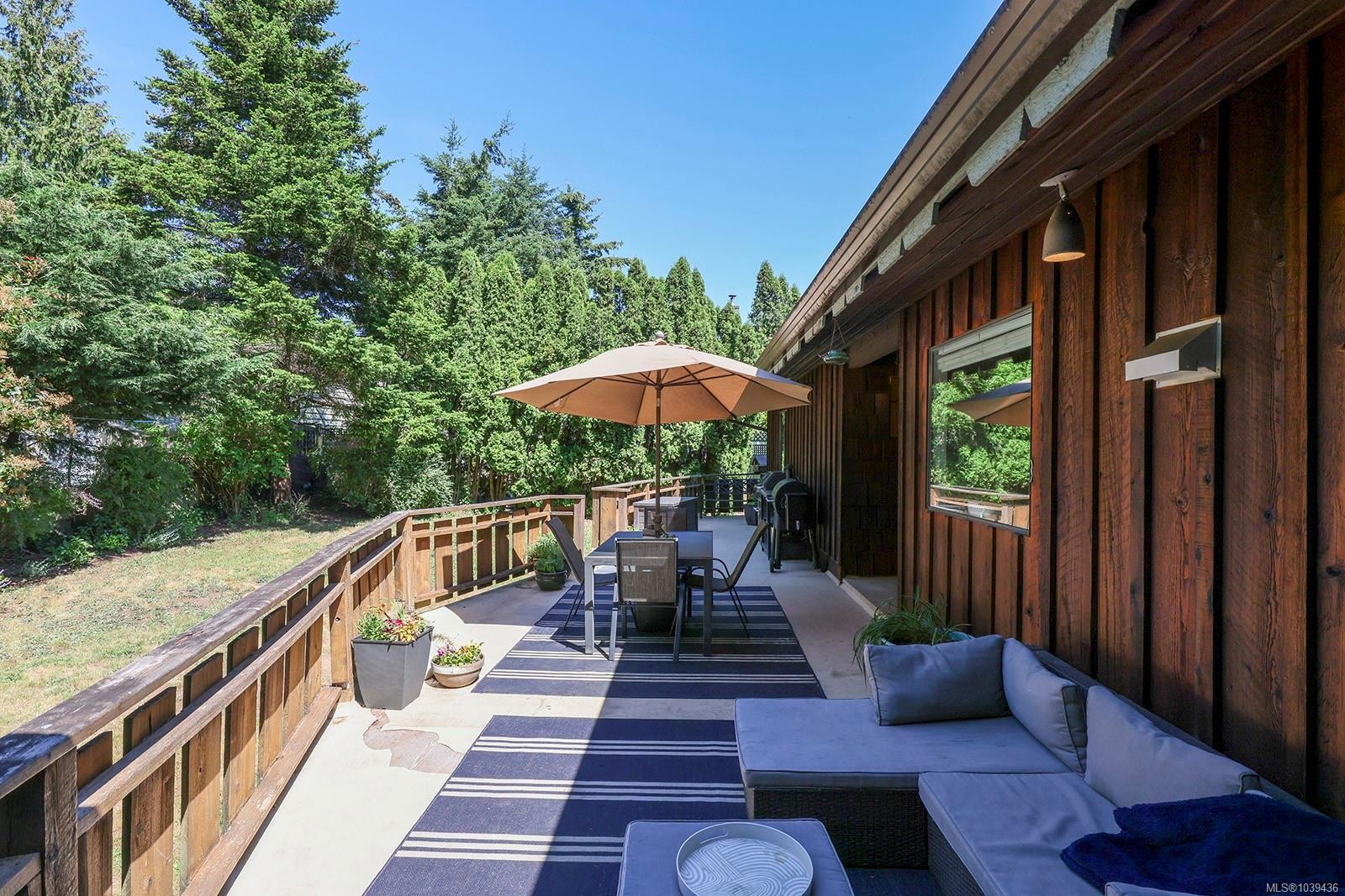 611 Crestview Dr, Comox, BC