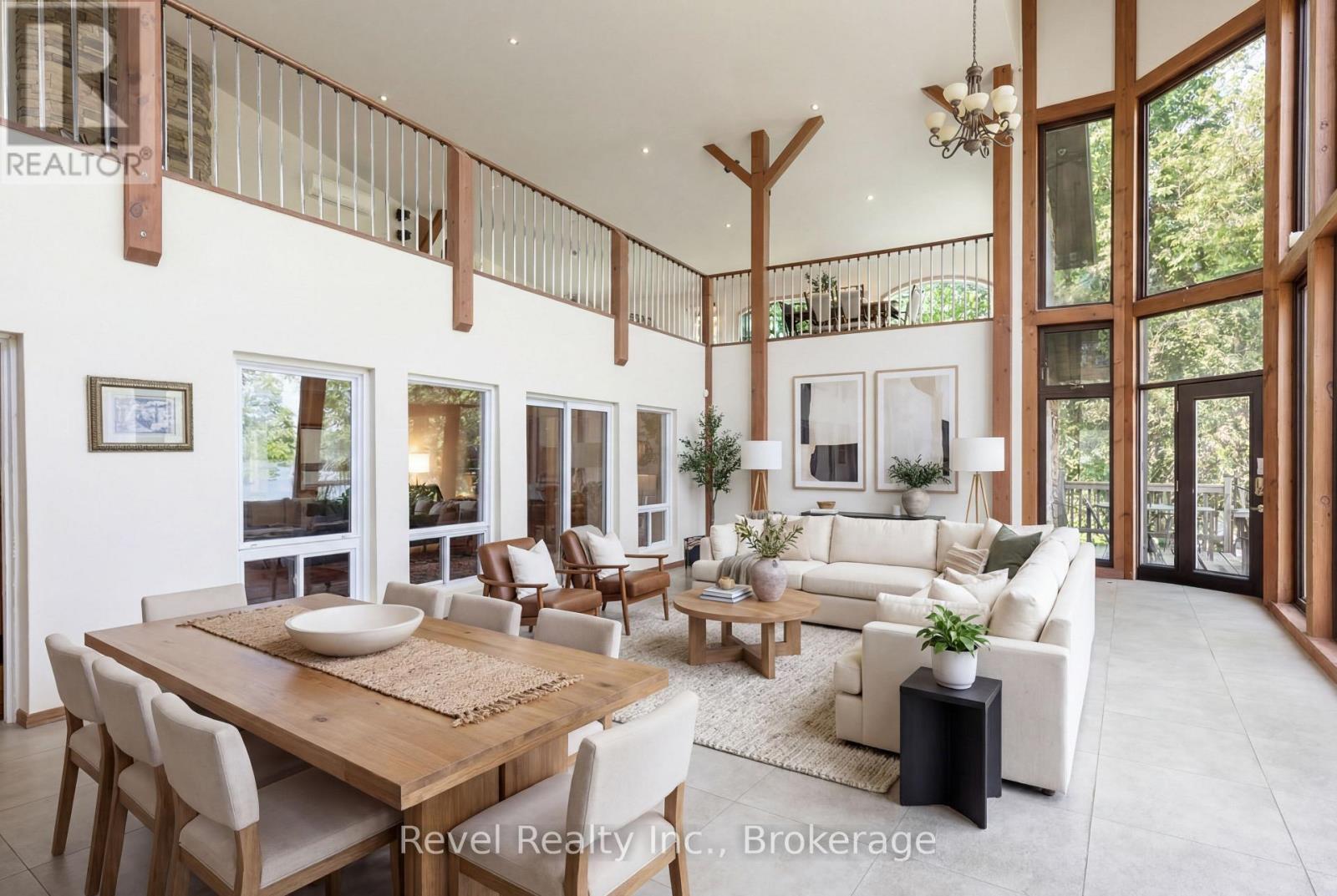 Grand Living Area Overlooking Lake - 75 Meachin Drive, Kawartha Lakes (Verulam), ON