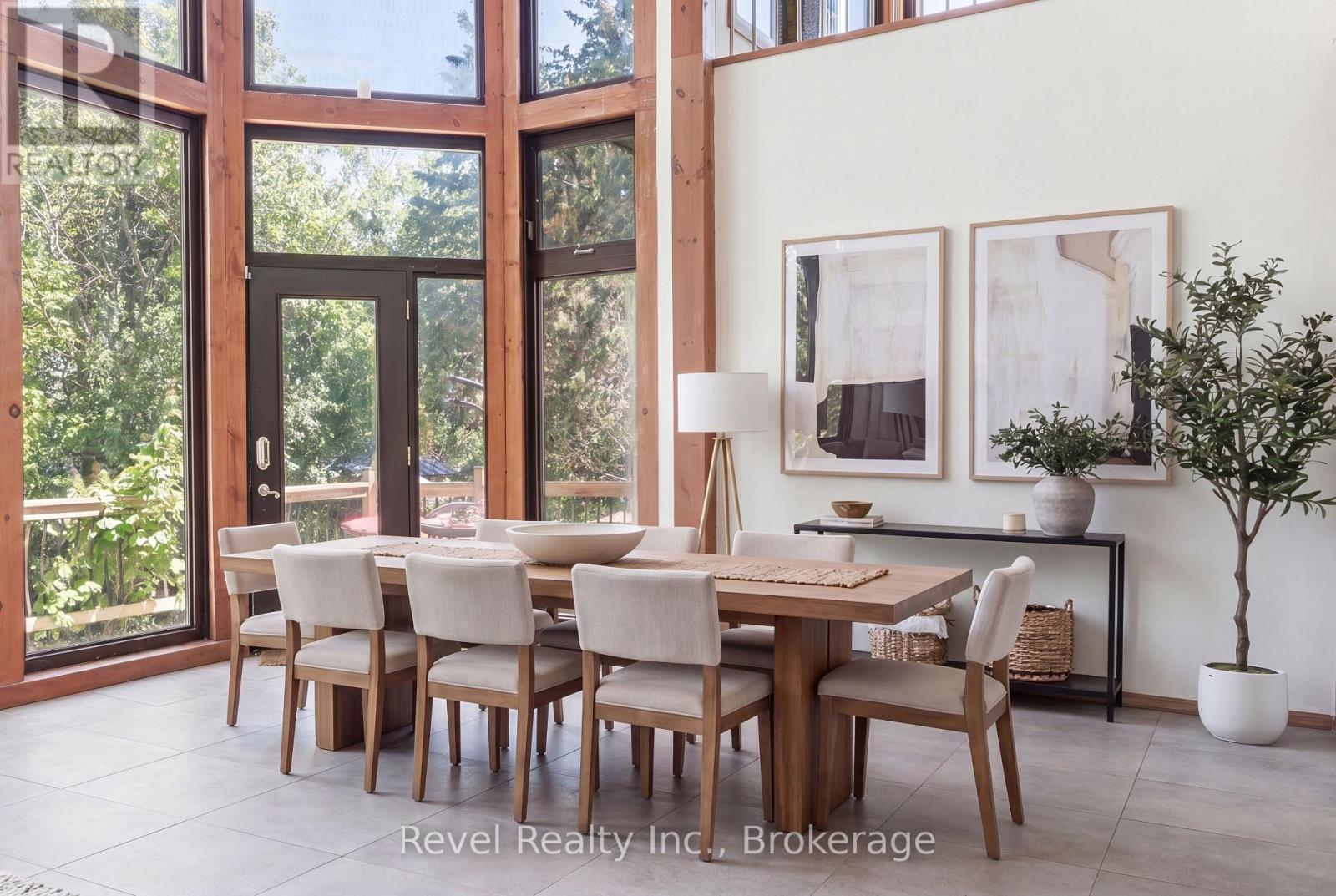 Grand Living Area Overlooking Lake - 75 Meachin Drive, Kawartha Lakes (Verulam), ON