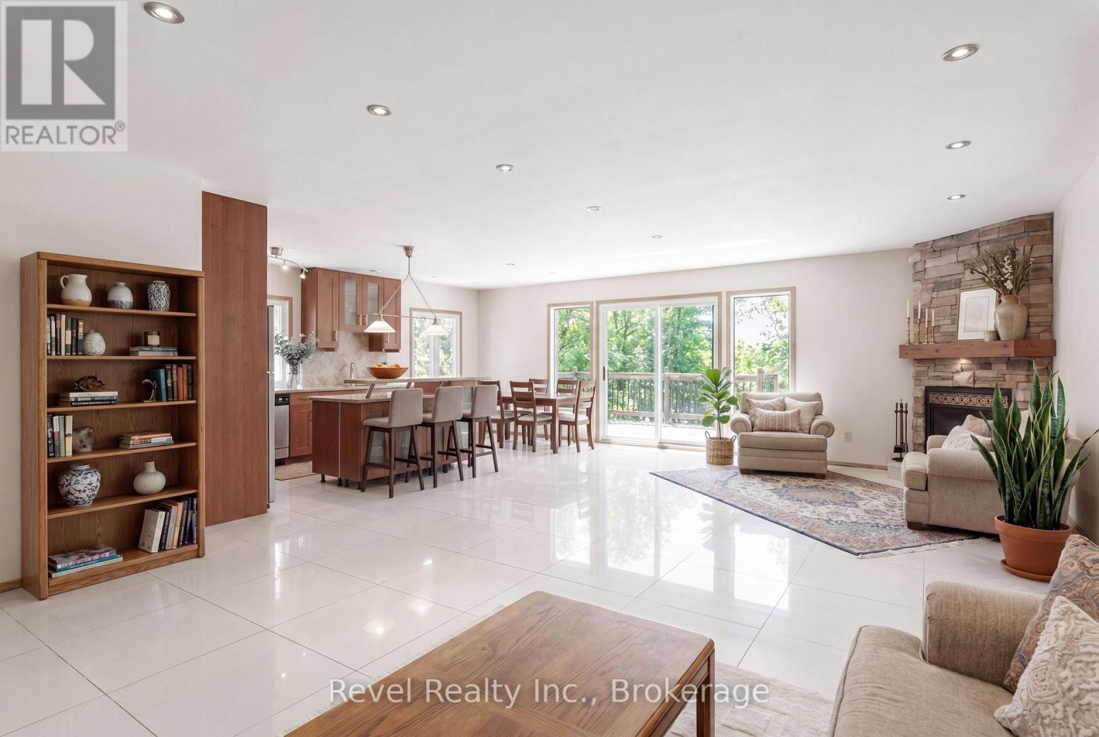 Upper Loft Living Area W/Kitchen, Deck/Fireplace - 75 Meachin Drive, Kawartha Lakes (Verulam), ON