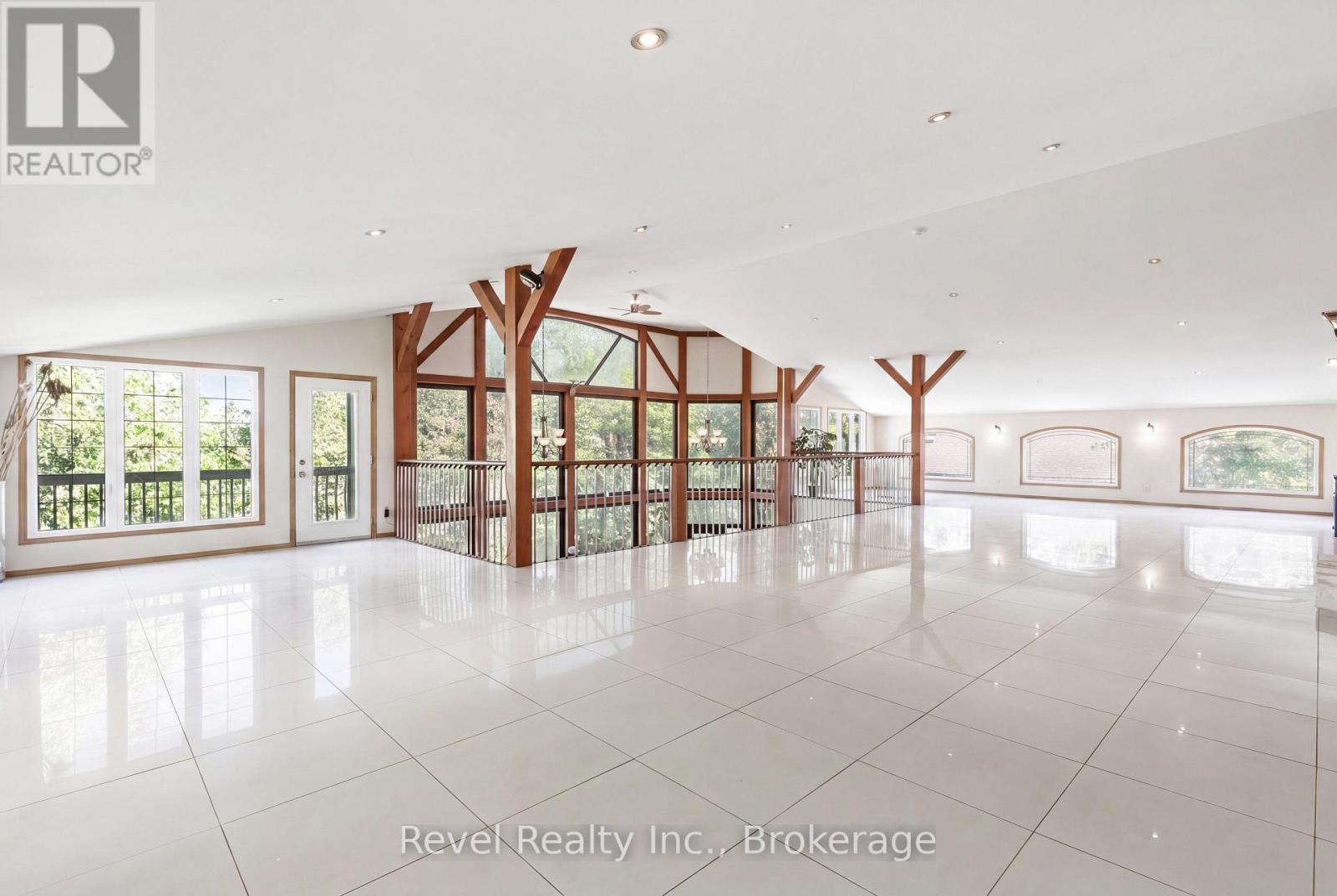 Upper Loft Entertaining Area Overlooking Lake - 75 Meachin Drive, Kawartha Lakes (Verulam), ON