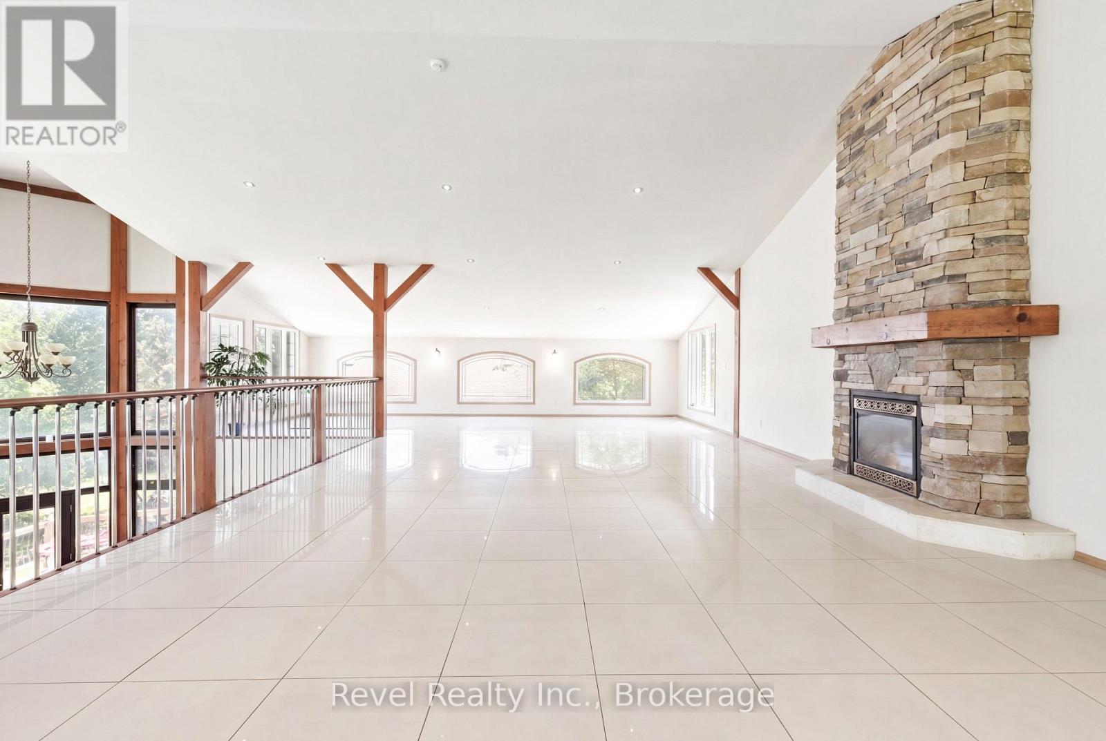 Upper Loft Entertaining Area Overlooking Lake - 75 Meachin Drive, Kawartha Lakes (Verulam), ON