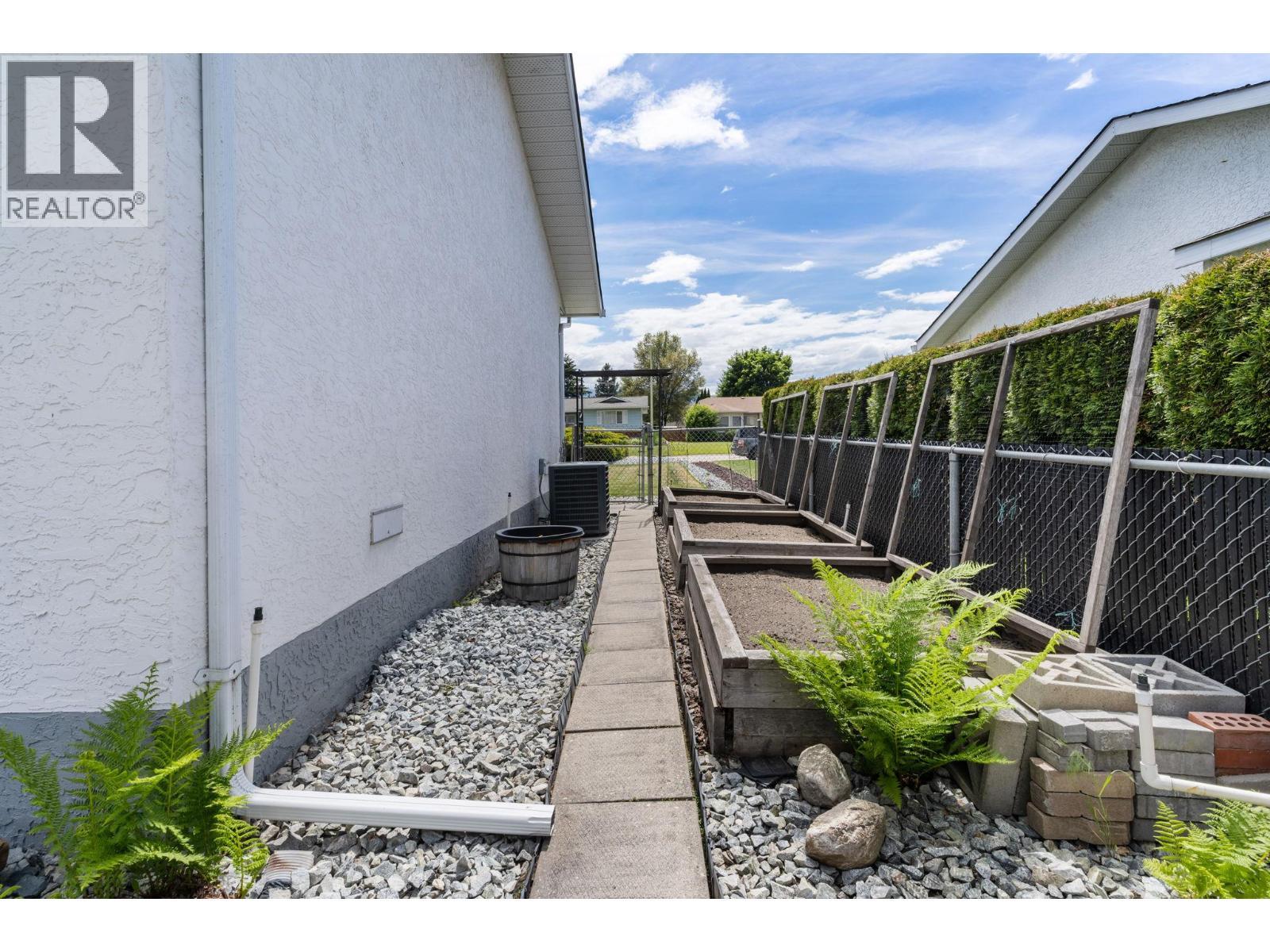 210 Felix Road, Kelowna, BC