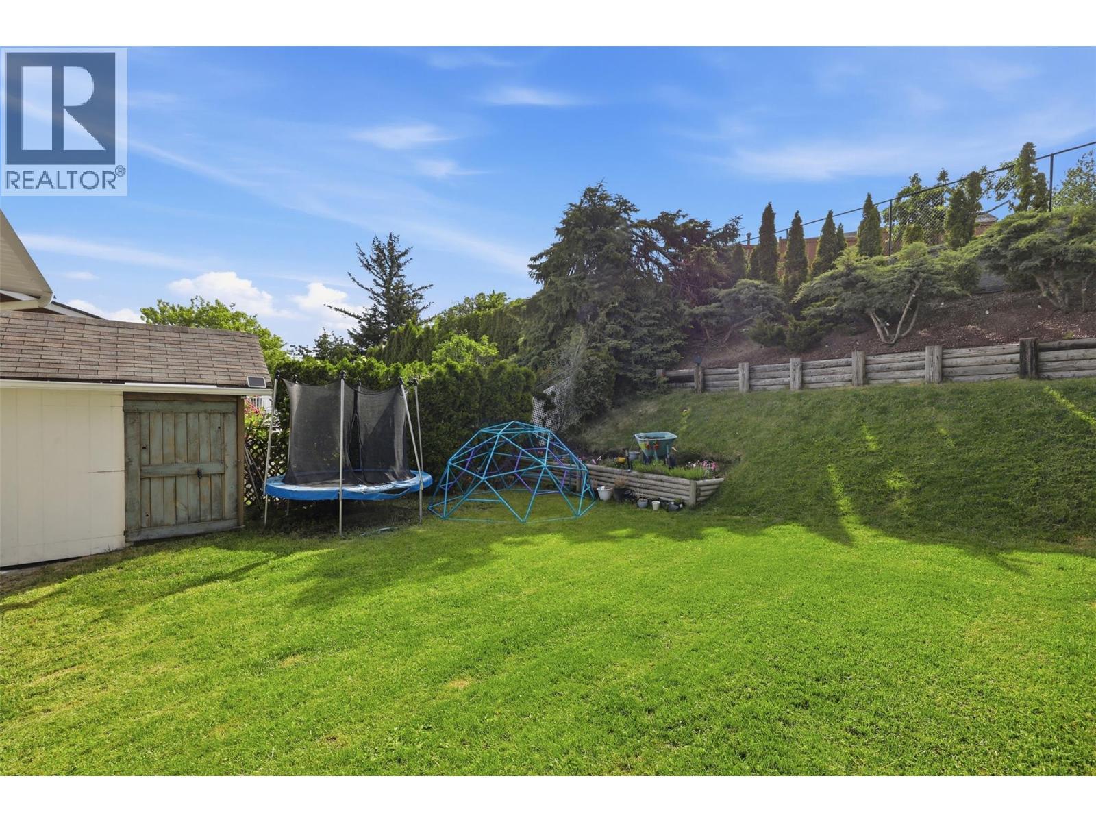 1675 Springhaven Place Place, Kamloops, BC - Outdoor