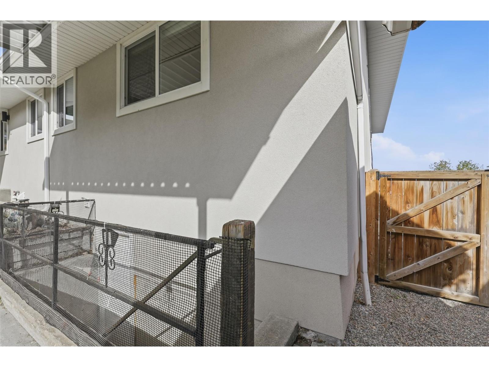 1675 Springhaven Place Place, Kamloops, BC - Outdoor With Exterior
