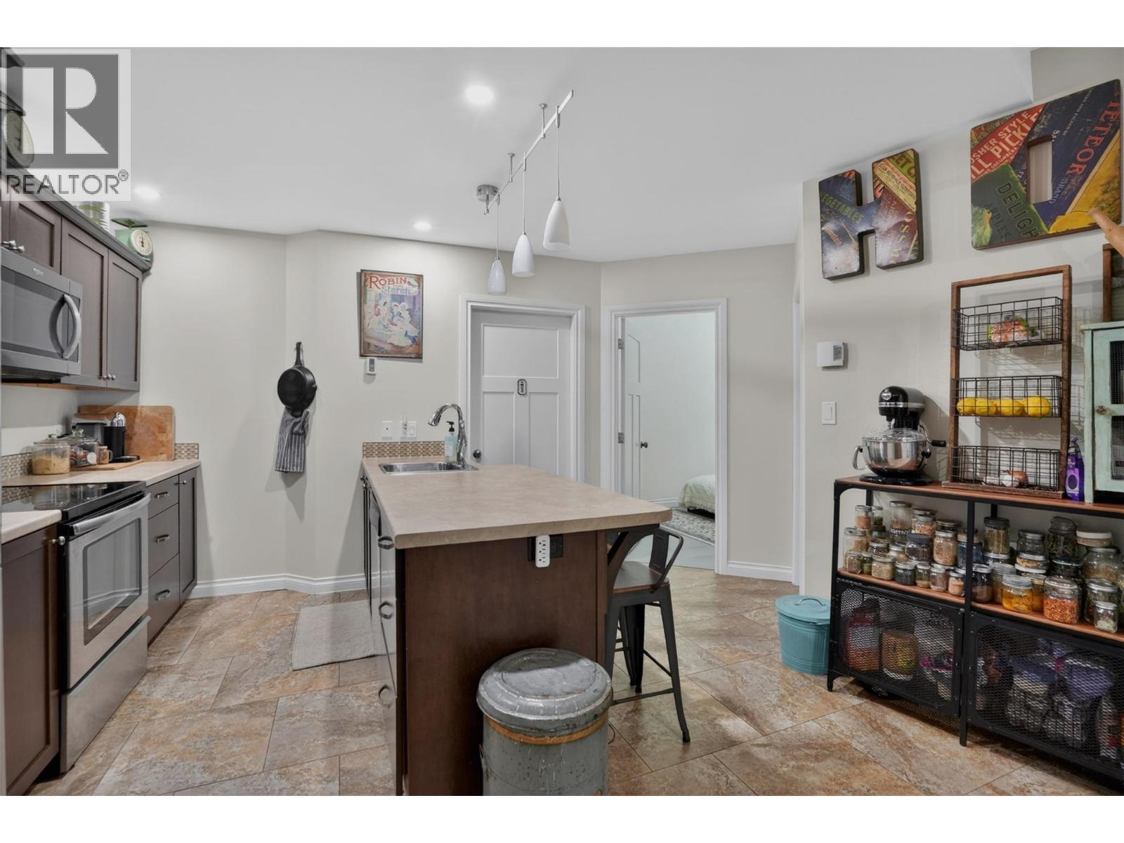 2001 Perrier Road Unit# 102, Nelson, BC