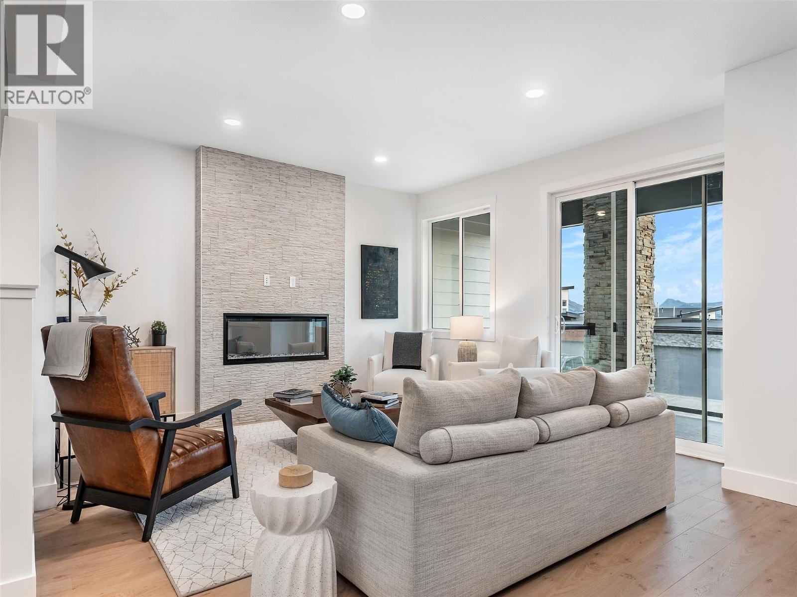 Photos of The Ledge showhome of the same layout - 7735 Okanagan Hills Boulevard Unit# 63 Lot# 2, Vernon, BC