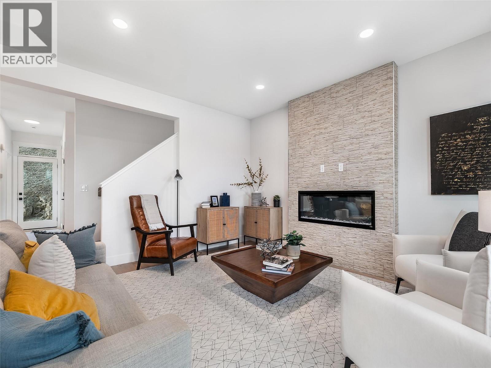 Photos of The Ledge showhome of the same layout - 7735 Okanagan Hills Boulevard Unit# 63 Lot# 2, Vernon, BC