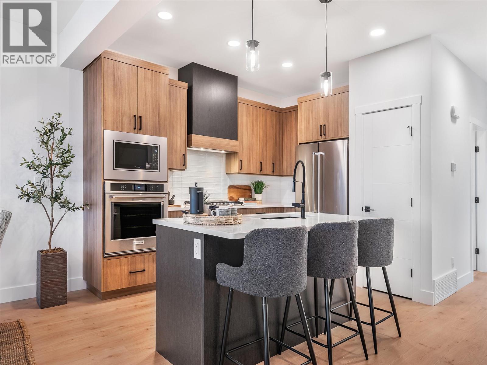 Photos of The Ledge showhome of the same layout - 7735 Okanagan Hills Boulevard Unit# 63 Lot# 2, Vernon, BC