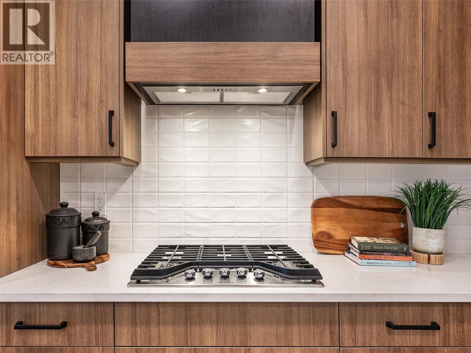 Photos of The Ledge showhome of the same layout - 7735 Okanagan Hills Boulevard Unit# 63 Lot# 2, Vernon, BC