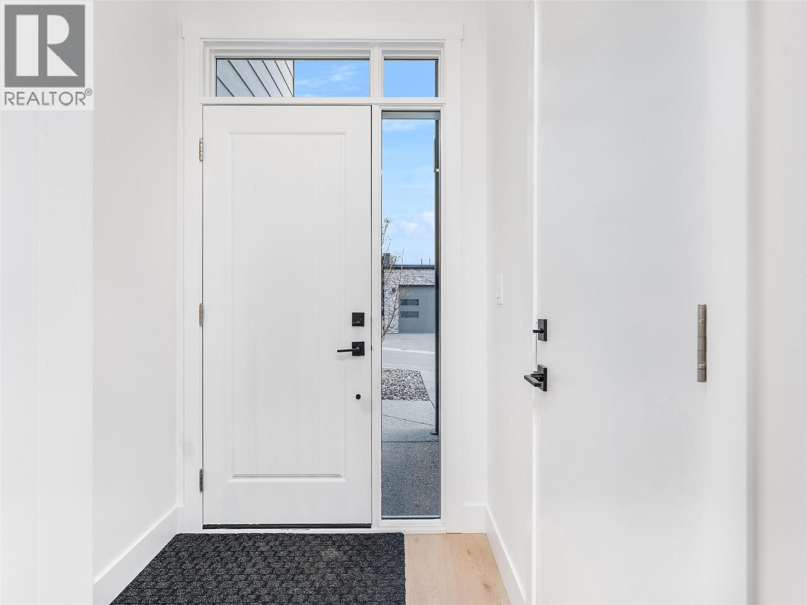 Photos of The Ledge showhome of the same layout - 7735 Okanagan Hills Boulevard Unit# 63 Lot# 2, Vernon, BC