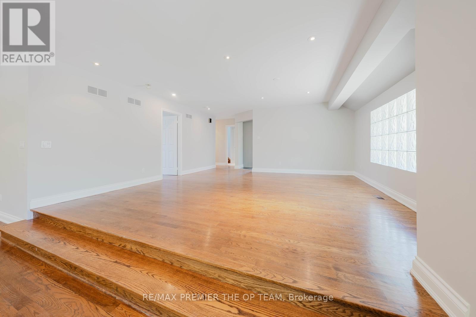 7930 Kipling Avenue, Vaughan, ON