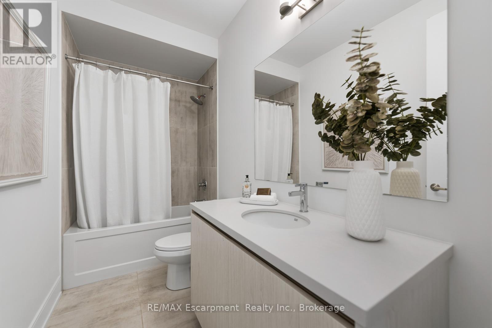 2280 Sovereign Street, Oakville (Br Bronte), ON