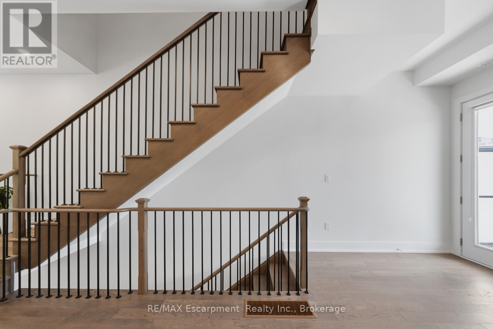 2280 Sovereign Street, Oakville (Br Bronte), ON