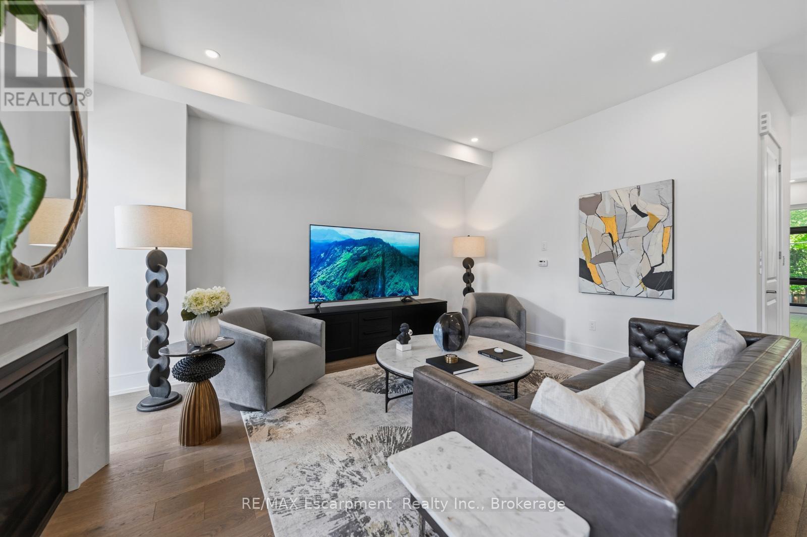 2280 Sovereign Street, Oakville (Br Bronte), ON
