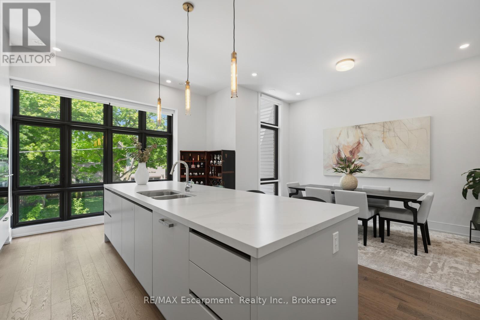 2280 Sovereign Street, Oakville (Br Bronte), ON