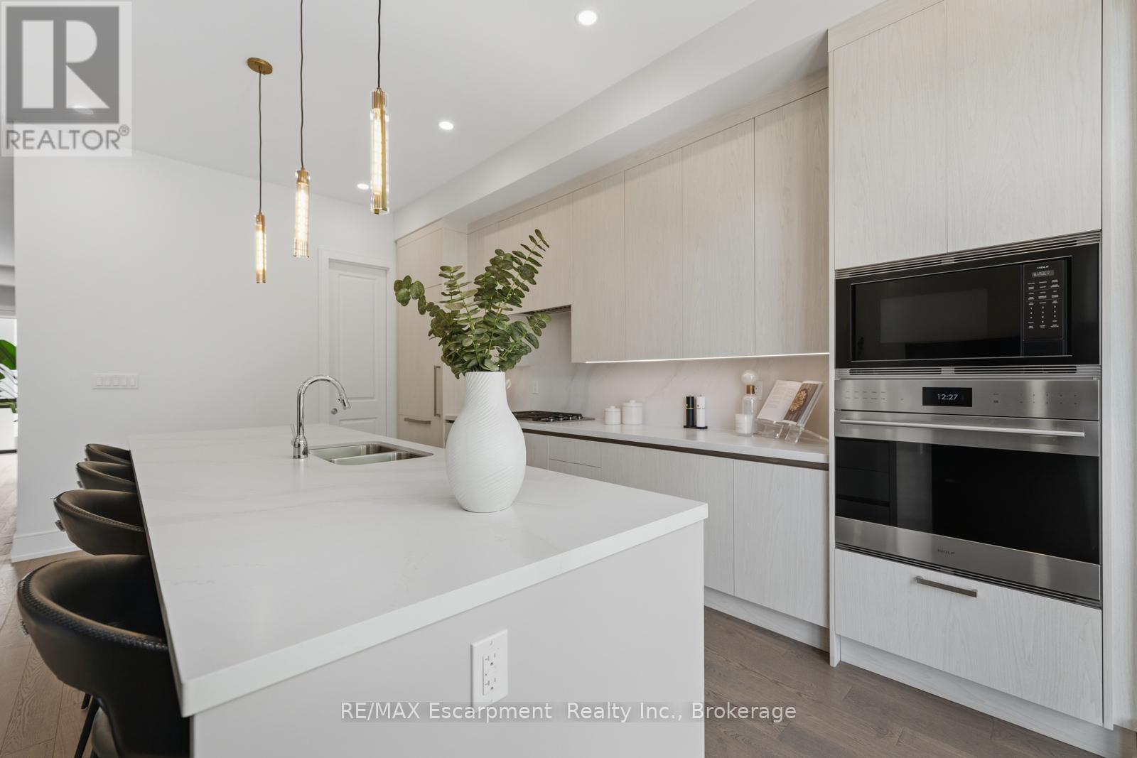 2280 Sovereign Street, Oakville (Br Bronte), ON
