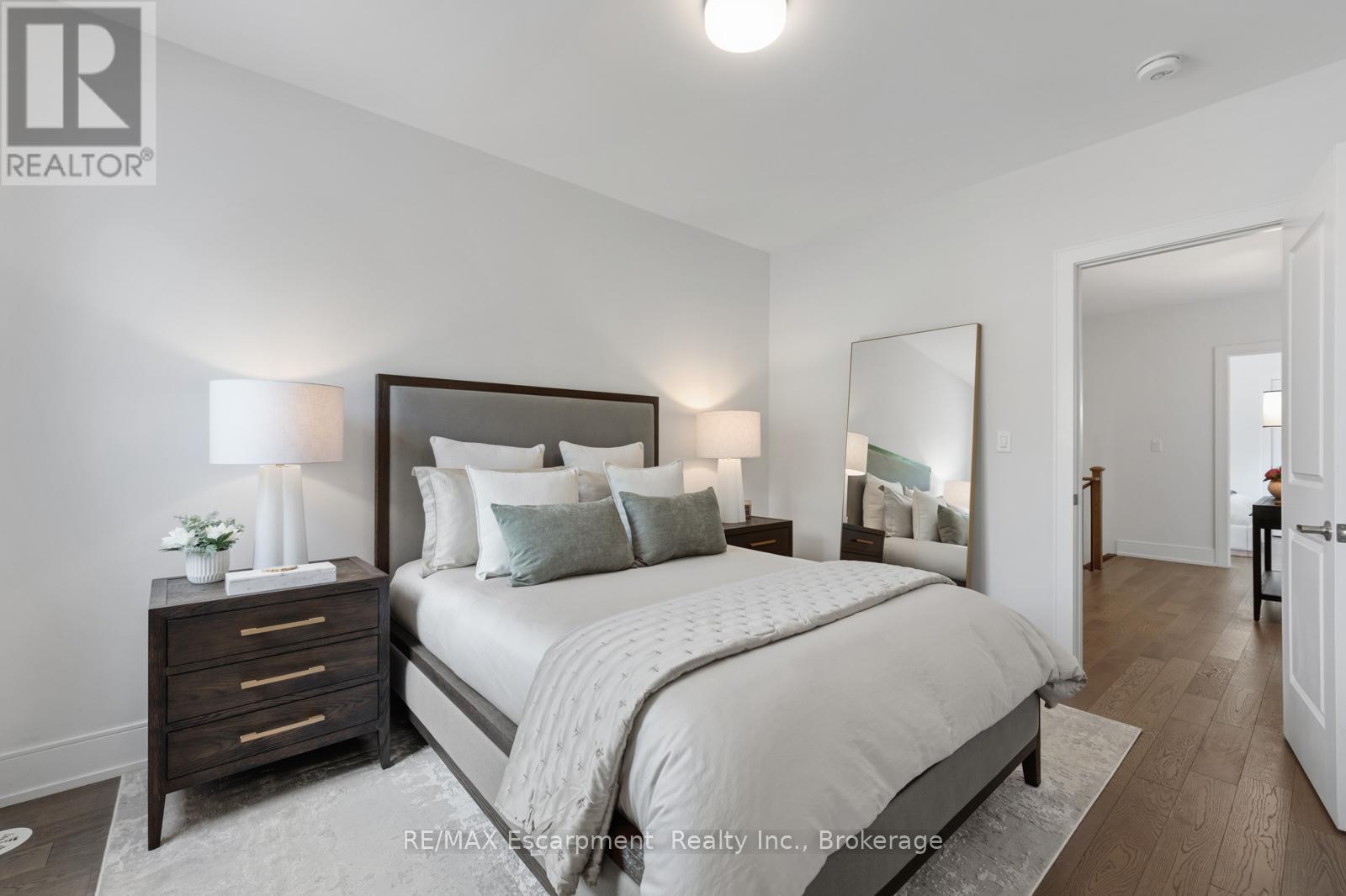 2280 Sovereign Street, Oakville (Br Bronte), ON