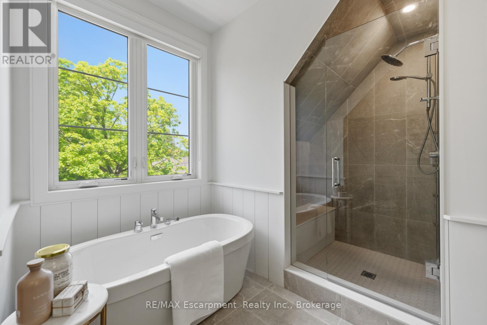 2280 Sovereign Street, Oakville (Br Bronte), ON