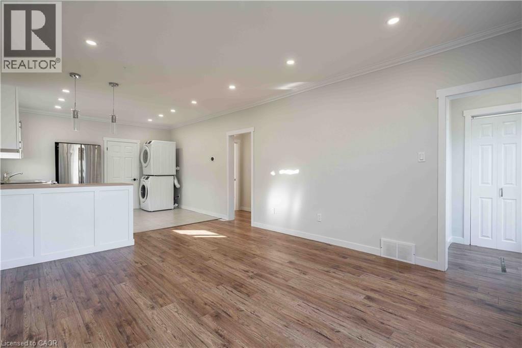 204 Glow Avenue Unit# Upper, Hamilton, ON