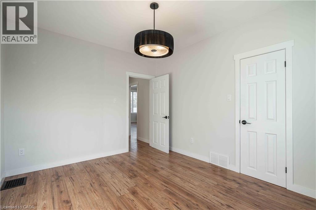 204 Glow Avenue Unit# Upper, Hamilton, ON