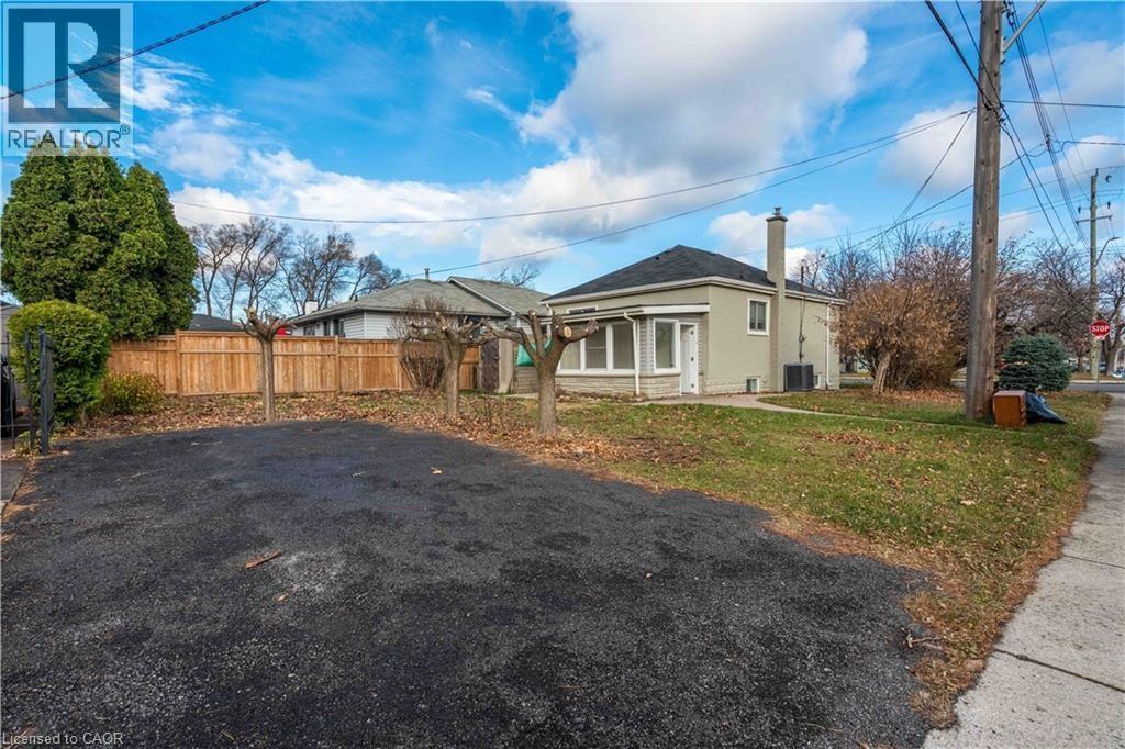 204 Glow Avenue Unit# Upper, Hamilton, ON