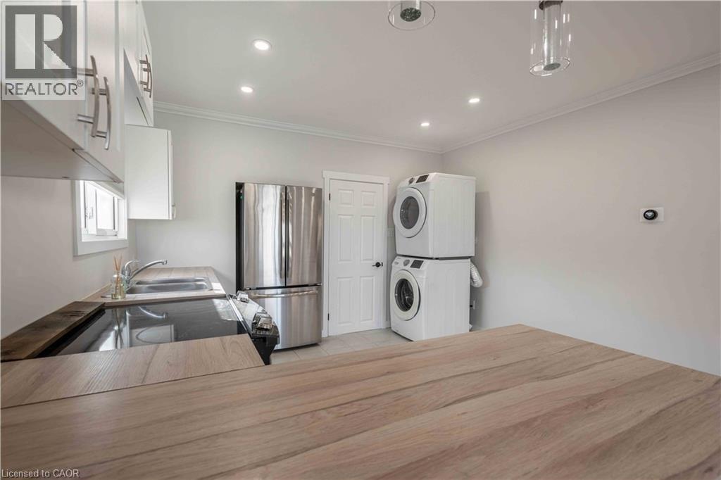 204 Glow Avenue Unit# Upper, Hamilton, ON