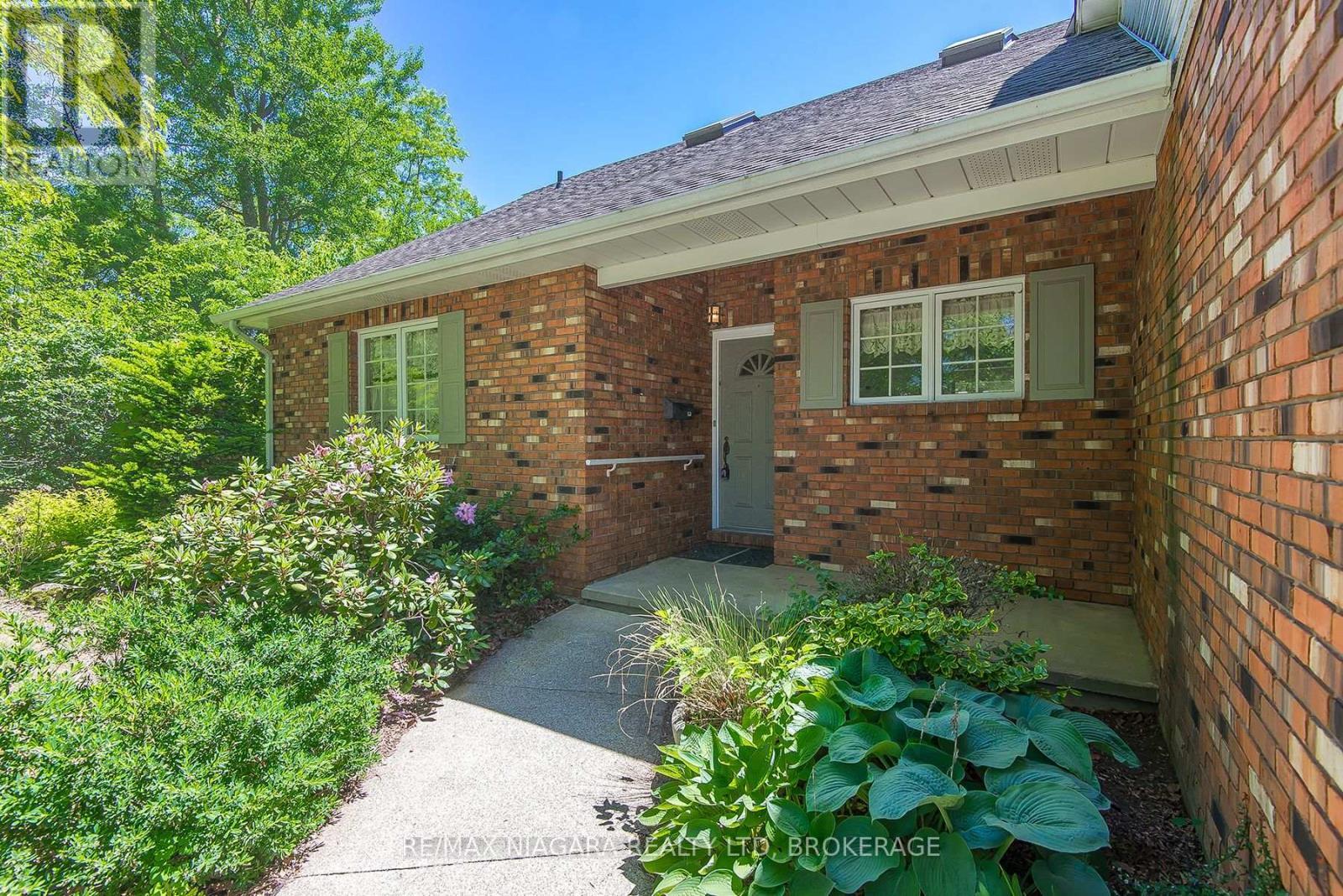 6254 Gore Street, Niagara Falls (Stamford), ON