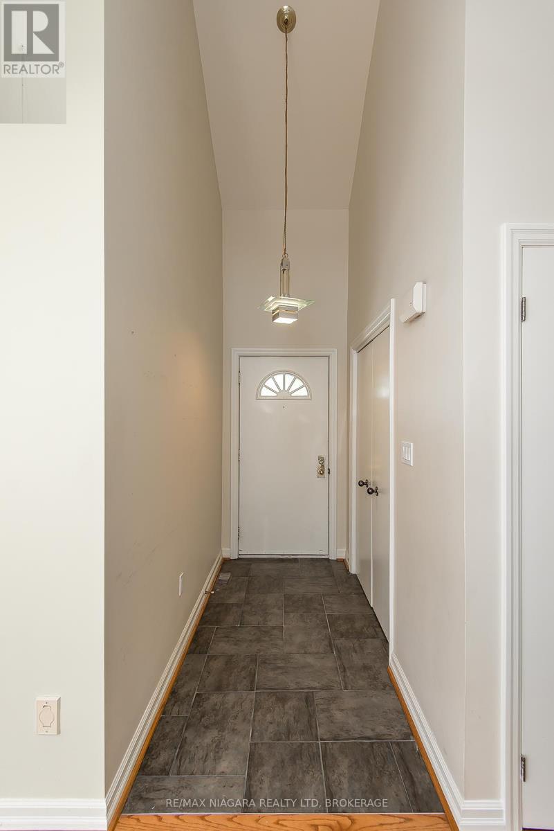 6254 Gore Street, Niagara Falls (Stamford), ON