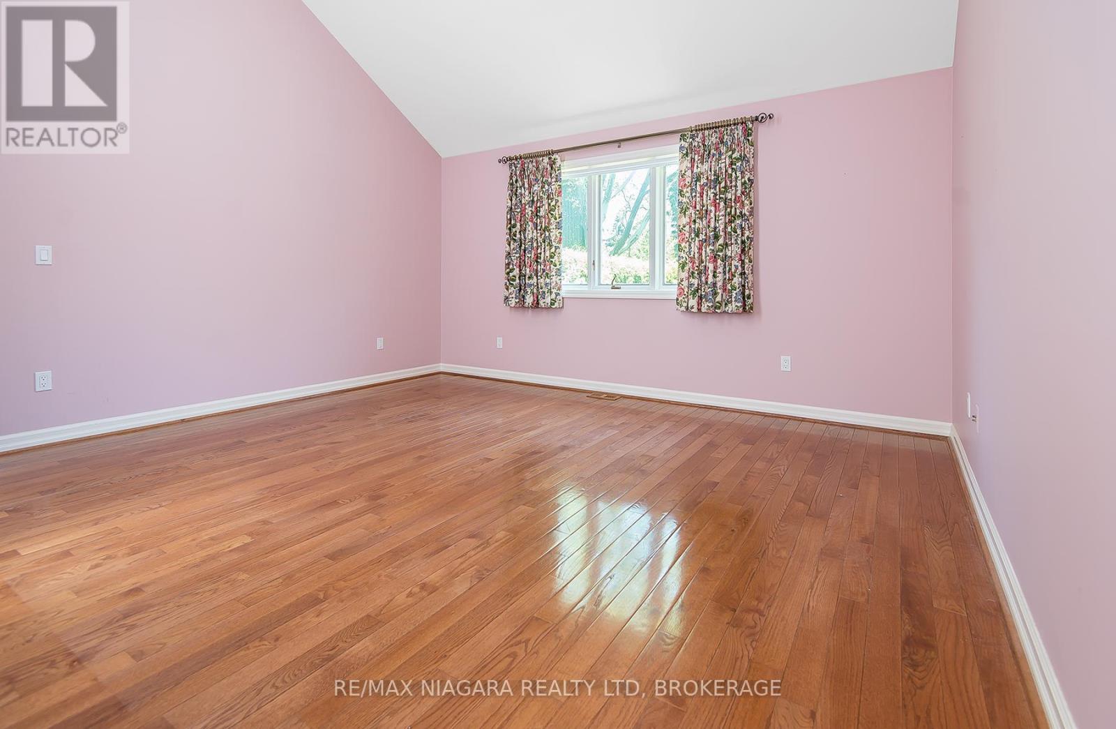 Bedroom 1 - 6254 Gore Street, Niagara Falls (Stamford), ON