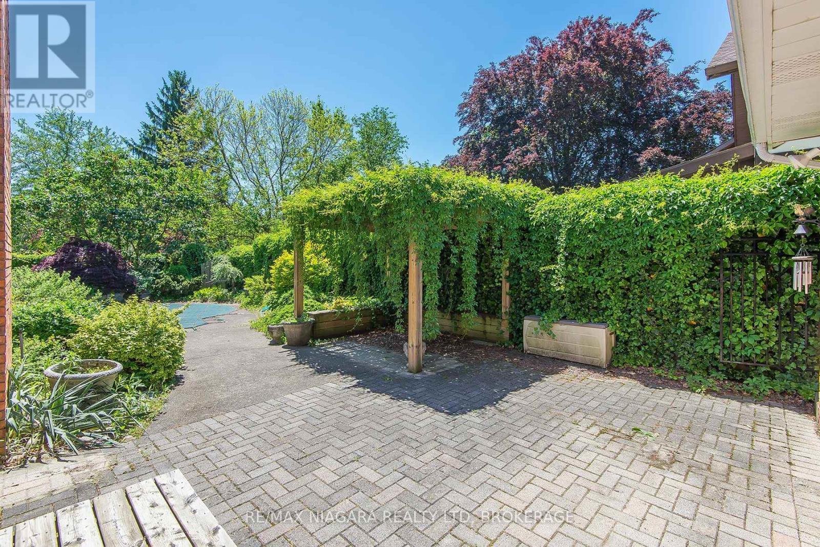 6254 Gore Street, Niagara Falls (Stamford), ON