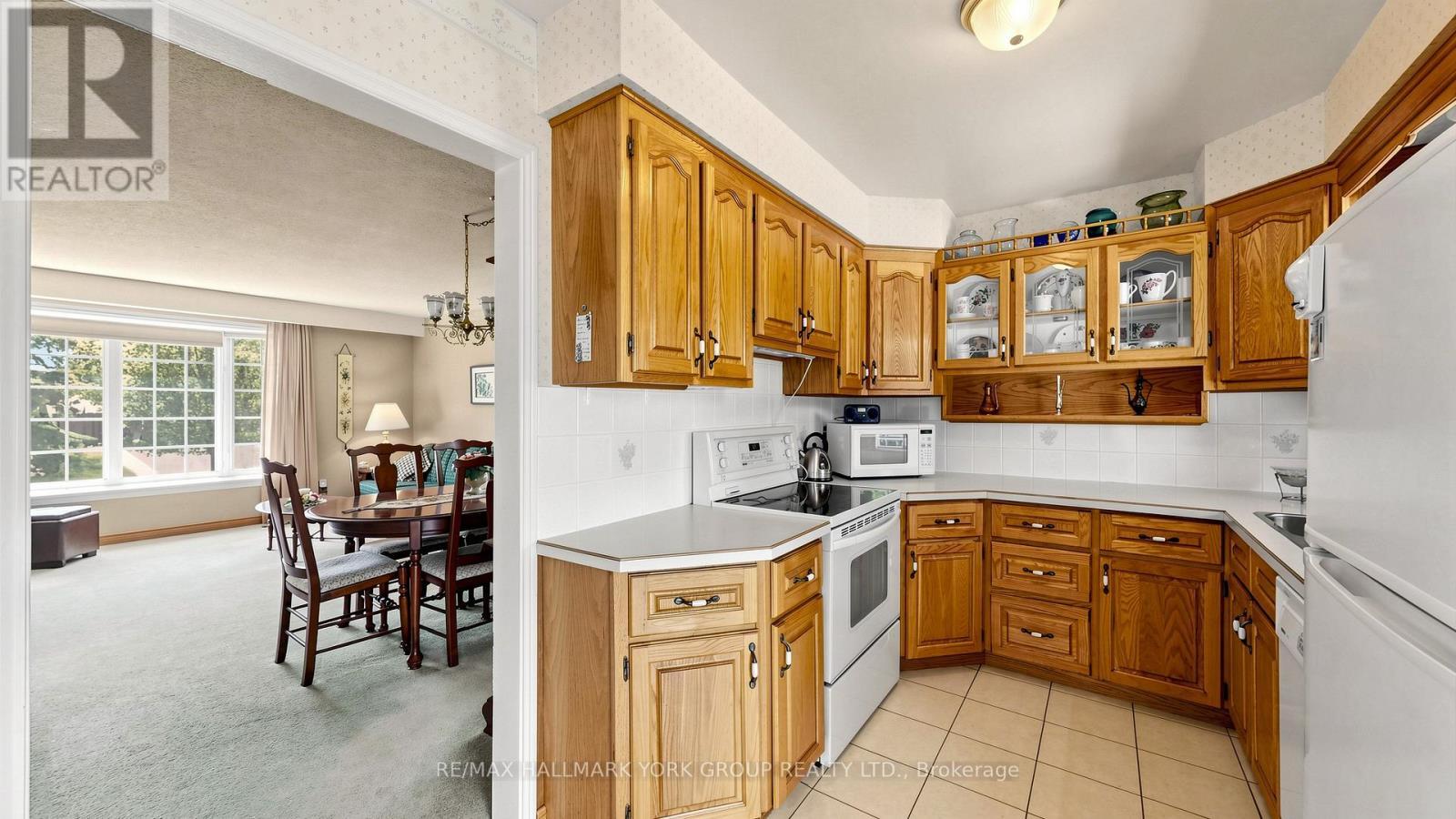 24 Devins Drive, Aurora, ON