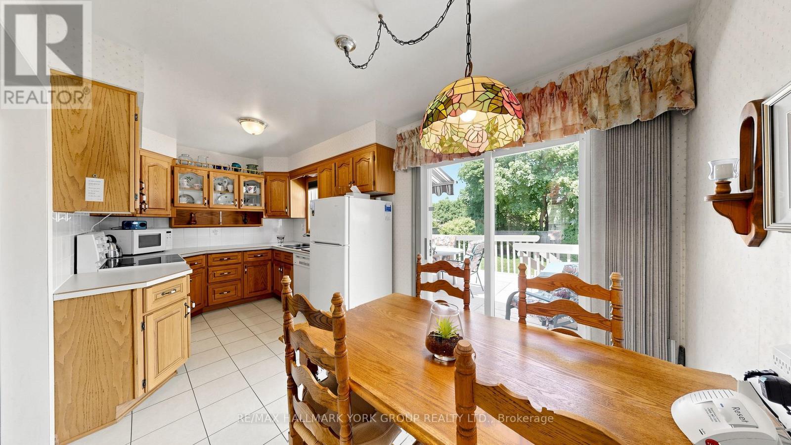 24 Devins Drive, Aurora, ON