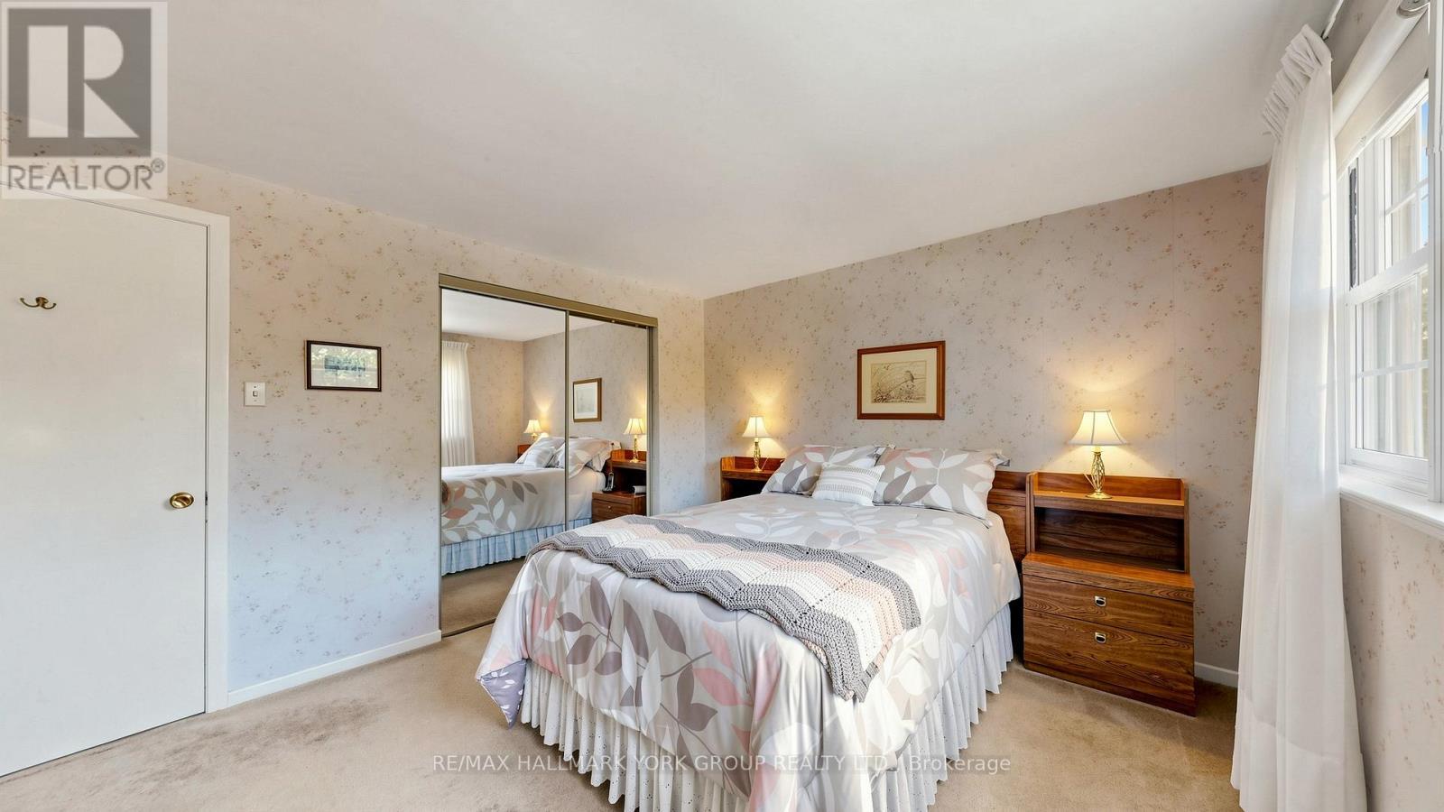 24 Devins Drive, Aurora, ON
