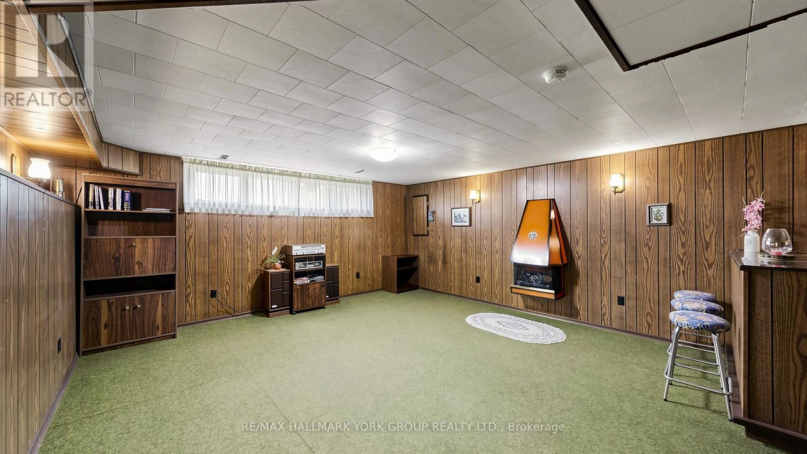 24 Devins Drive, Aurora, ON