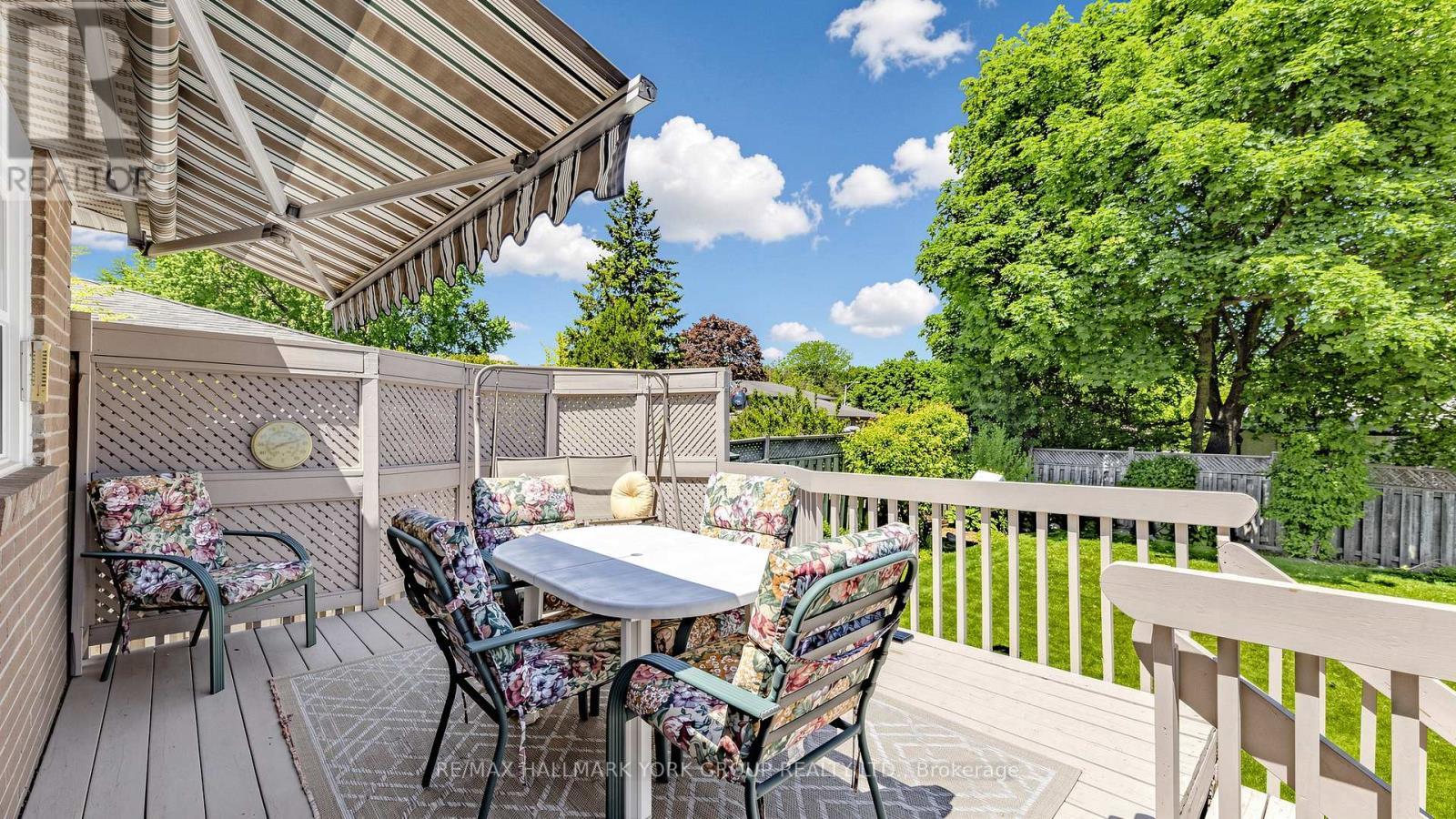 24 Devins Drive, Aurora, ON