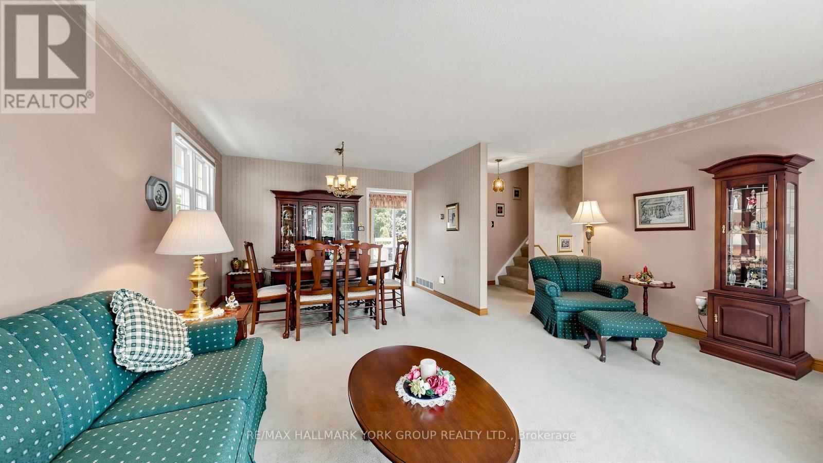24 Devins Drive, Aurora, ON